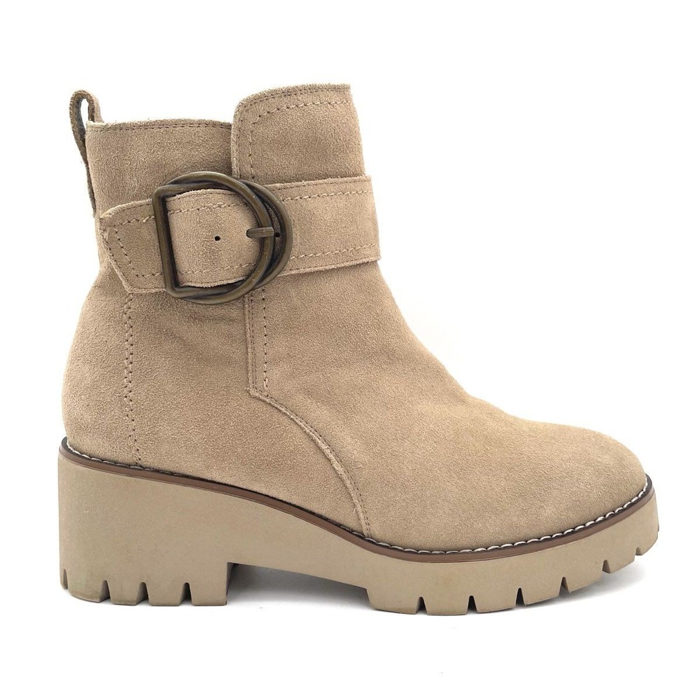 Blondo Waterproof Suede Ankle Boots Women's‎ Size 7 Beige Nude Lug Sole Buckle